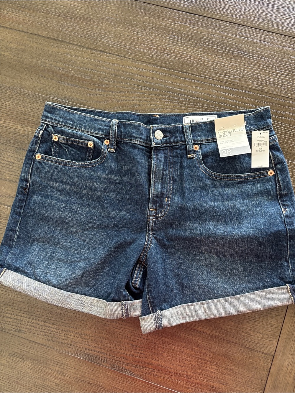 Gap Mid Rise 5” Girlfriend Shorts Size 28 NWT
